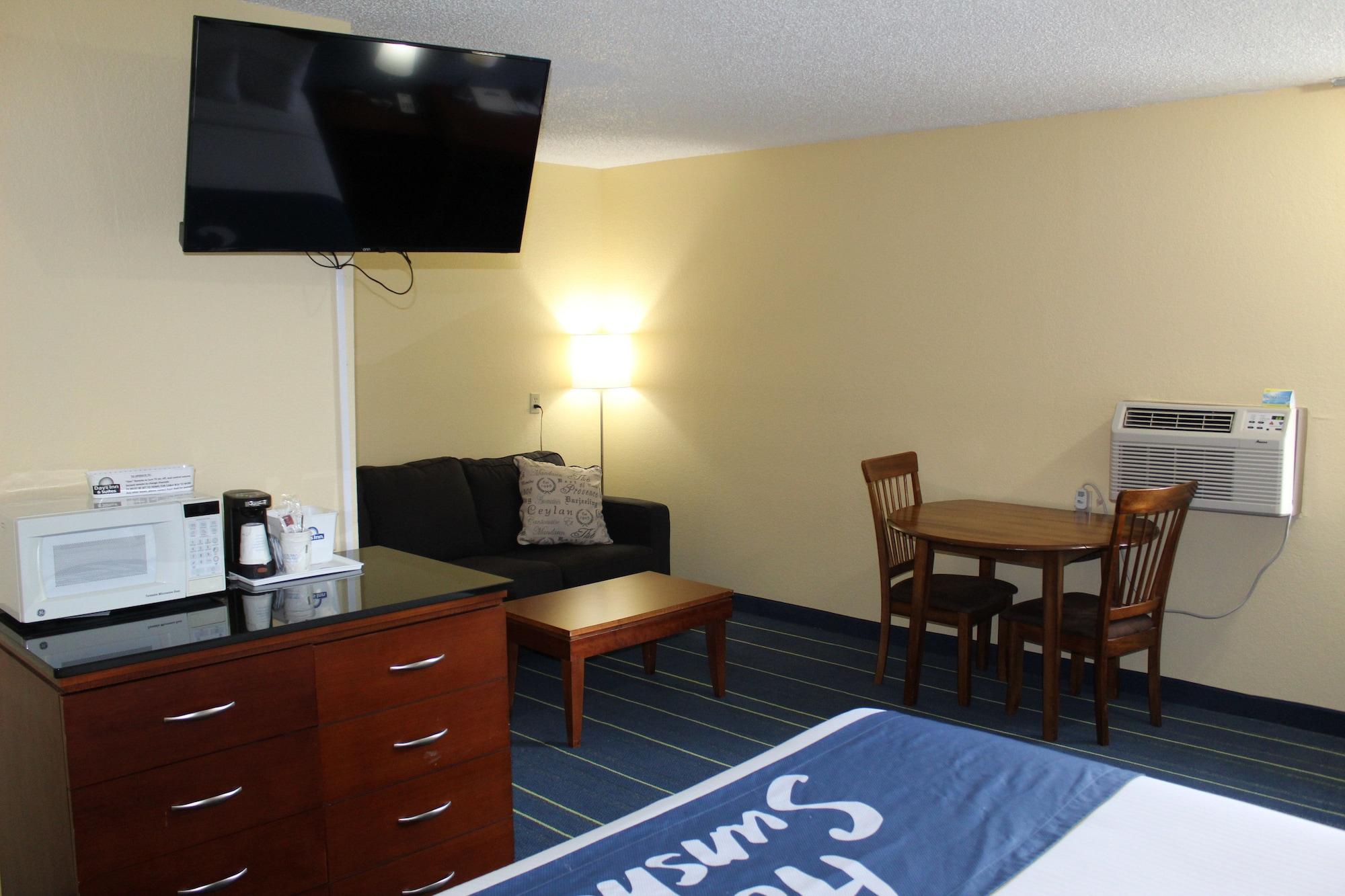 Hotel Days & By Wyndham